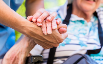 Vieillir en santé : défis actuels et solutions médicales innovantes